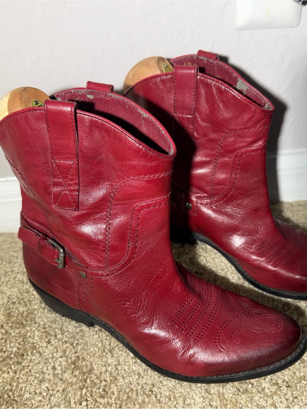 Franco Sarto Waco Red Leather Western Ankle Boots Women’s Size 8.5 - Picture 3 of 12